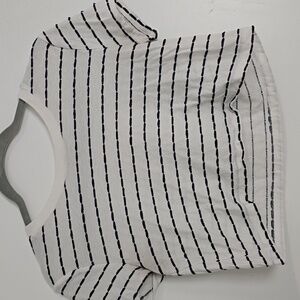 Forever 21 Cropped Patern Tee